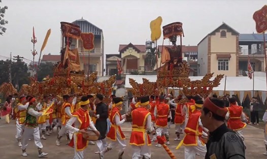 Theo dân làng thôn Nội An, hai Thành Hoàng: Linh Lang Đại Vương và Mộc hạ Đại Vương.