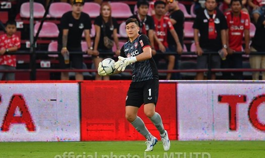Đặng Văn Lâm tiếp tục thể hiện phong độ ấn tượng trong màu áo Muangthong United sau 4 vòng đấu. Ảnh: Muangthong United FC