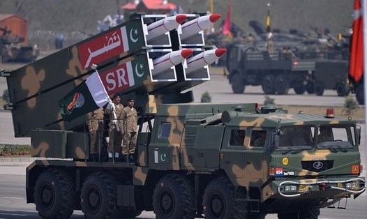 Ấn Độ, Pakistan từng đe doạ nã tên lửa vào nhau. Ảnh: NI