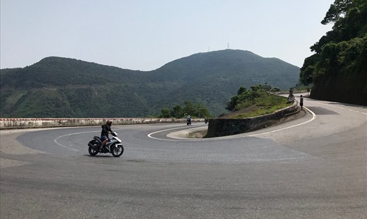 Một góc của rất nguy hiểm nhưng... tuyệt đẹp trên đèo Hải Vân
