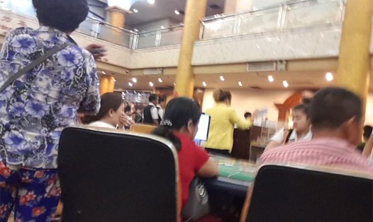Người Việt vẫn say sưa sát phạt nhau trong chuỗi casino sát cạnh Cửa khẩu Mộc Bài. Ảnh: P.V