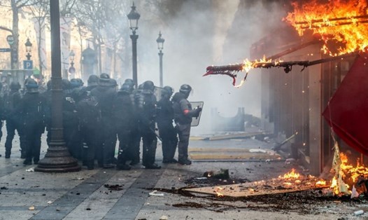 Khoảng 5.000 cảnh sát được triển khai ở Paris thứ Bảy (16.3). Ảnh: AFP. 