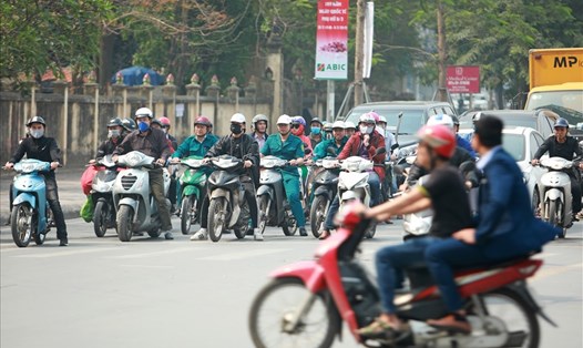 Lộ trình cấm xe máy trong các quận nội thành Hà Nội vào năm 2030 đã được thông qua từ giữa năm 2017. Ảnh: LĐO