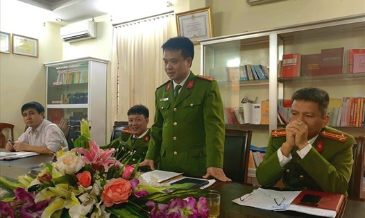 Lãnh đạo công an huyện Kiến Thụy trao đổi với báo chí sáng ngày 21.3.