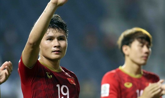 Quang Hải dự bị trận đấu giữa U23 Việt Nam - U23 Brunei. Ảnh: Hữu Phạm 
