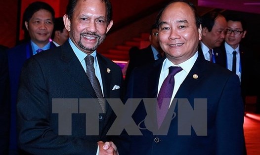 Thủ tướng Nguyễn Xuân Phúc có cuộc gặp Quốc vương Brunei Darussalam Sultan Haji Hassanal Bolkiah nhân dịp tham dự Hội nghị Cấp cao ASEAN lần thứ 30. Ảnh: TTXVN
