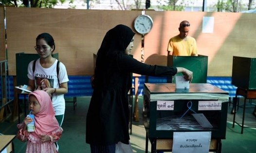 Khoảng 50 triệu cử tri Thái Lan đi bỏ phiếu trong cuộc tổng tuyển cử ngày 24.3. Ảnh: AFP