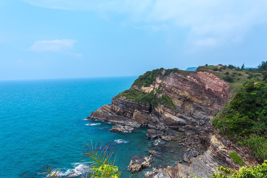 Nét hùng vĩ, sơn thủy hữu tình mà thiên nhiên ban tặng cho Cô Tô.  ﻿