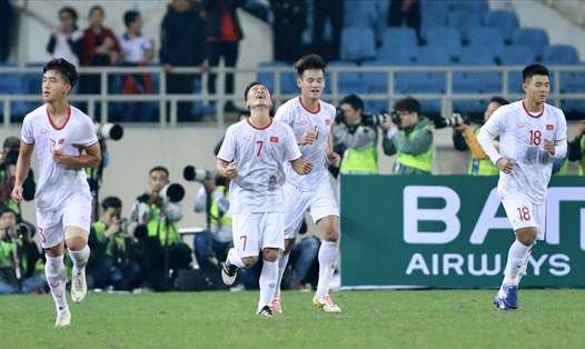 Chiến thắng tối thiểu 1-0 trước U23 Indonesia khiến U23 Việt Nam rơi xuống vị trí nhì bảng K, và hiện đang xếp ở vị trí áp chót trong số 11 đội đứng nhì bảng. Ảnh: T.L