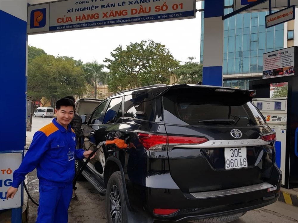 Bộ Công Thương khẳng định nguồn cung xăng dầu vẫn đảm bảo cung cấp đủ cho sản xuất và đời sống người dân. Ảnh: Đức Thành.