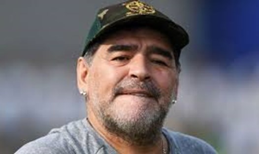 Huyền thoại bóng đá Maradona.