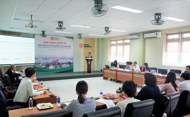 Quang cảnh buổi hội thảo.