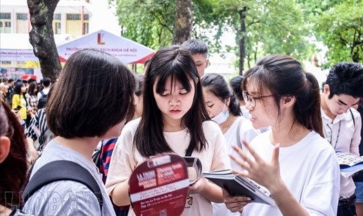 Trước khi bước vào kỳ thi THPT quốc gia 2019, tất cả học sinh lớp 12 của Hà Nội tham gia đợt khảo sát năng lực. Ảnh: Phan Anh