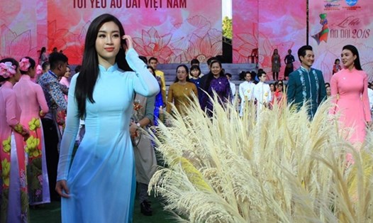 Hoa hậu Mỹ Linh tại sự kiện Lễ hội áo dài TPHCM 2018.