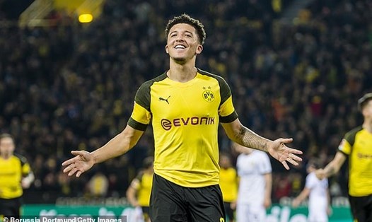 Sancho đang thi đấu rất nổi bật trong màu áo Dortmund.