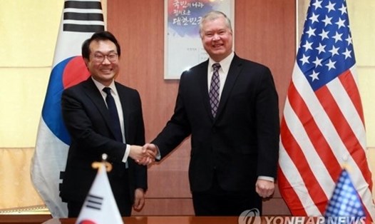 Đặc phái viên Hàn Quốc Lee Do-hoon và người đồng cấp Mỹ Stephen Biegun. Ảnh: Yonhap