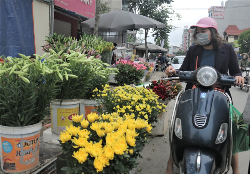 Hoa loa kèn không có nhiều màu sắc sặc sỡ nhưng vẫn hút người mua vì vẻ đẹp của “nữ hoàng tháng tư” báo hiệu mùa hè sắp tới.