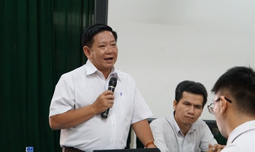 Ông Lương Văn Định - Hiệu trưởng Trường THPT Võ Trường Toản - đang phát biểu.