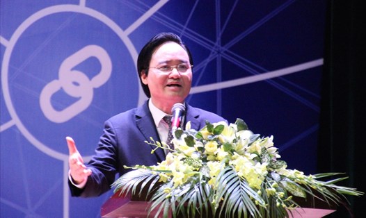 Bộ trưởng Phùng Xuân Nhạ phát biểu tại tọa đàm "Phát triển nguồn nhân lực ICT trình độ cao: Gắn kết cơ sở giáo dục đại học - doanh nghiệp".
