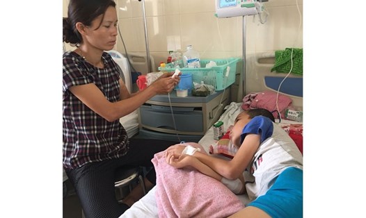 Bé Long đang điều trị tại BV K, Tân Triều, Hà Nội.