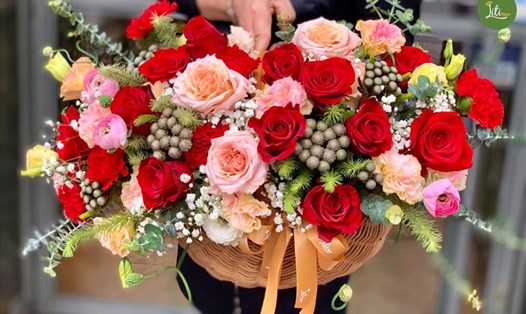 Hoa hồng ngoại có giá tiền triệu mỗi bó. Ảnh: Facebook Liti Florist