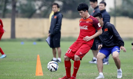 Đình Trọng đã trở lại tập luyện cùng đội tuyển U23 Việt Nam. Ảnh H.A