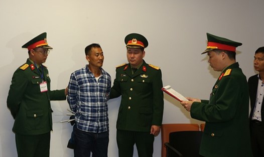 Cơ quan Điều tra hình sự Bộ Quốc phòng thông báo và tống đạt các quyết định tố tụng đối với bị can Lê Quang Hiếu Hùng.  