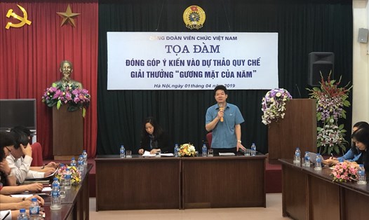 Phó Chủ tịch CĐ Viên chức VN Nguyễn Ngọc Sơn phát biểu tại toạ đàm.