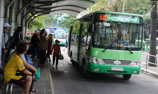TPHCM tăng khoảng 384 chuyến trên 8 tuyến xe buýt nhằm phục vụ nhu cầu đi lại của người dân dịp lễ.