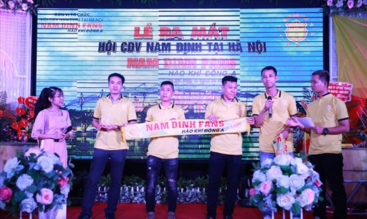Cựu tuyển thủ Như Thành tại lễ ra mắt Hội CĐV Nam Định tại Hà Nội. Ảnh: Lê Thu
