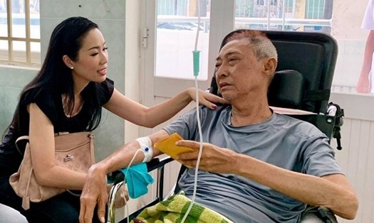 Bệnh ung thư của nghệ sĩ Lê Bình chuyển biến xấu.