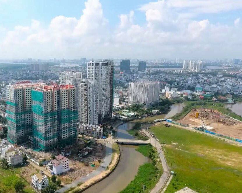 Một dự án BĐS đang gặp khó khăn tại TPHCM. Ảnh: PV