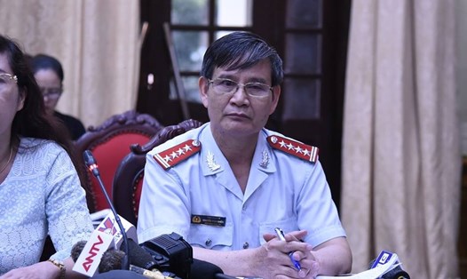  Phó Chánh Thanh tra Bộ Y tế Nguyễn Văn Nhiên thông tin tại hội nghị. Ảnh PV.