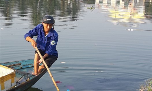 Anh Đặng Công Tâm đang làm việc. Ảnh: Mỹ Diệp