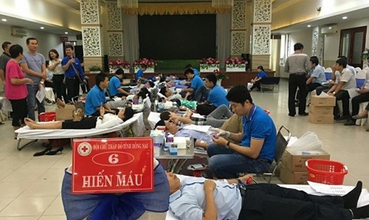 Hoạt động hiến máu nhân đạo tại tỉnh Đồng Nai. Ảnh: HCTĐTĐN