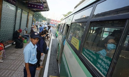 Việc tăng giá vé xe buýt sẽ góp phần tăng doanh thu 92,5 tỉ đồng/ năm.  Ảnh: M.Q