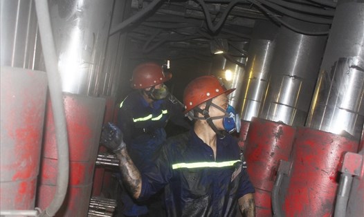 Công nhân khai thác than. Ảnh Nguyễn Hùng