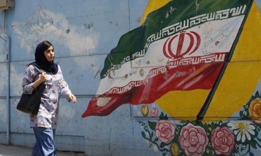 Mỹ dự kiến có các biện pháp trừng phạt bổ sung với Iran vào tháng 5 tới. Ảnh: CNBC. 