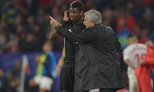 Mối quan hệ HLV Mourinho (phải) và Pogba không tốt trong giai đoạn cuối vị HLV này dẫn dắt Man United. Ảnh: Getty Images.