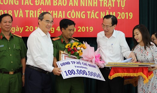 Bí thư Nguyễn Thiện Nhân khen thưởng các lực lượng phá án hơn 1.tấn ma túy.