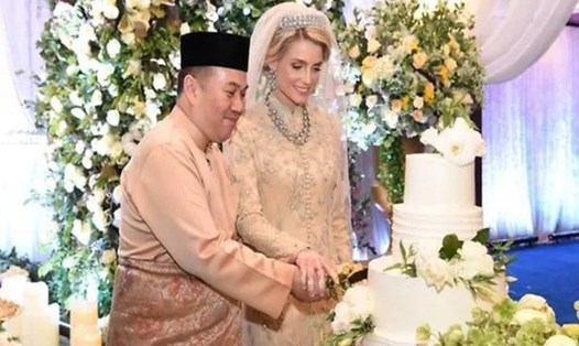 Hôn lễ của Thái tử Tengku Muhammad Faiz Petra và cô dâu Thụy Điển Sofie Louis Johansson. Ảnh: Facebook.
