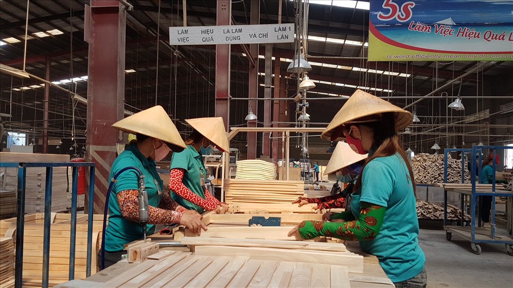 Giá trị XK gỗ và lâm sản tháng 4.2019 ước đạt 875 triệu USD, đưa kim ngạch XK lâm sản 4 tháng đầu năm 2019 ước đạt 3,278 tỉ USD. Ảnh: Kh.V