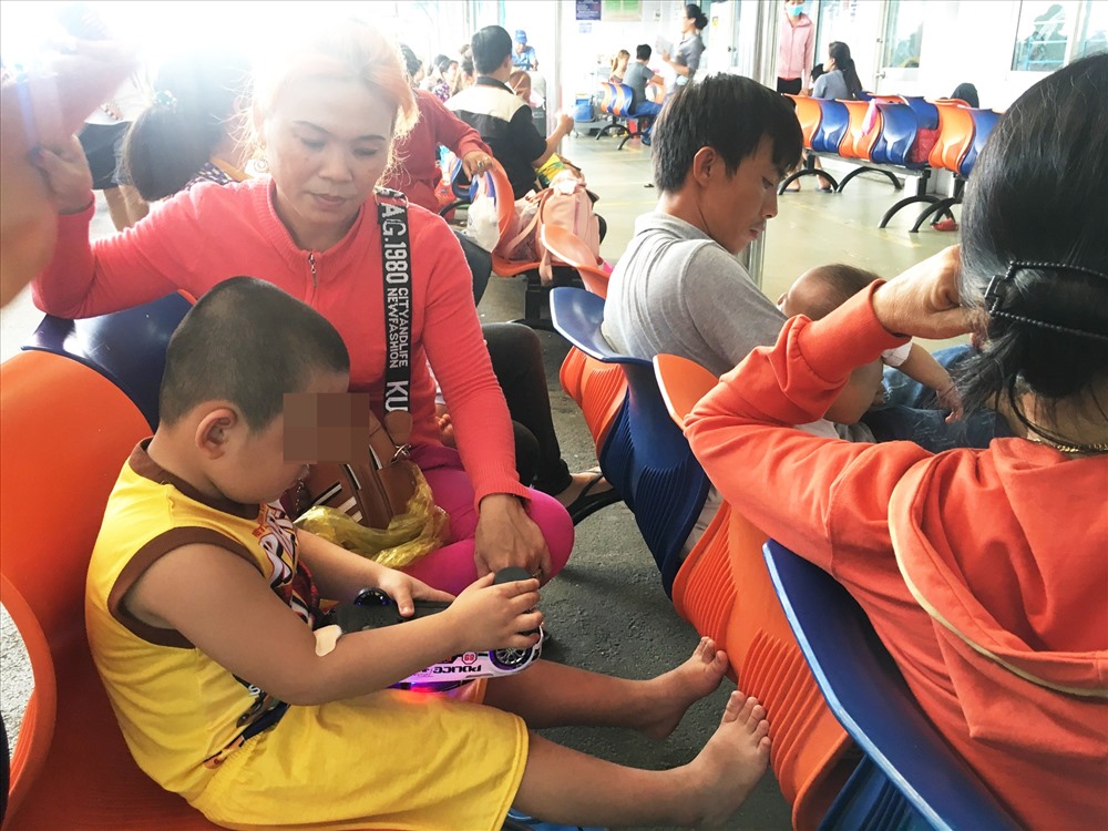 Nắng nóng khiến trẻ nhập viện gia tăng