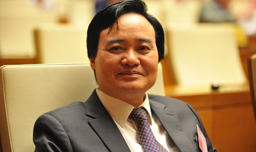 Bộ trưởng Phùng Xuân Nhạ cho biết sẽ loại những nhà giáo, cán bộ liên quan đến vụ việc nâng điểm thi ra khỏi ngành giáo dục.