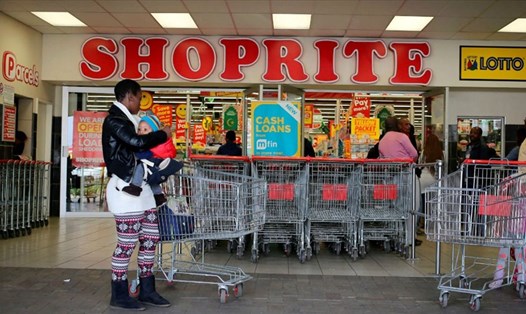 Shoprite là siêu thị bán lẻ hàng đầu của Nam Phi và cung cấp các loại hàng hóa tiêu dùng cho tầng lớp có thu nhập trung bình. Ảnh: IT