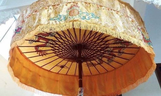 Lọng do nghệ nhân Nguyễn Văn Tuyên chế tác