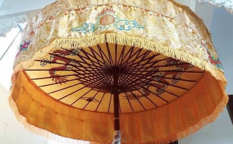 Lọng do nghệ nhân Nguyễn Văn Tuyên chế tác