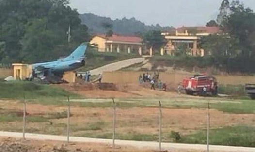 Hiện trường máy bay quân sự gặp sự cố ở Yên Bái.