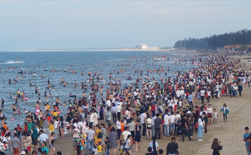 Không chỉ là du lịch xanh. Trong năm 2019 Cửa Lò đang phấn đấu trở thành nơi du lịch bậc nhất xứ Nghệ với nhiều hạng mục công trình cỡ lớn hướng đến phục vụ khách du lịch trong và ngoài nước.