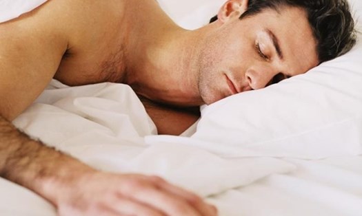 Không ít nam giới, đặc biệt là người trẻ thắc mắc là khi ngủ nhất là vào buổi sáng sớm, dương vật thường cương cứng, nhiều người gọi là "cậu nhỏ gáy vang".